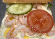 Sandwich med æg og rejer